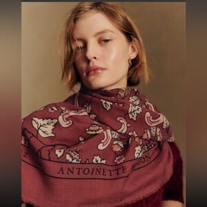 NWT PIO SCARVE- SÉZANE X ANTOINETTE POISSON - Burgundy with birds print